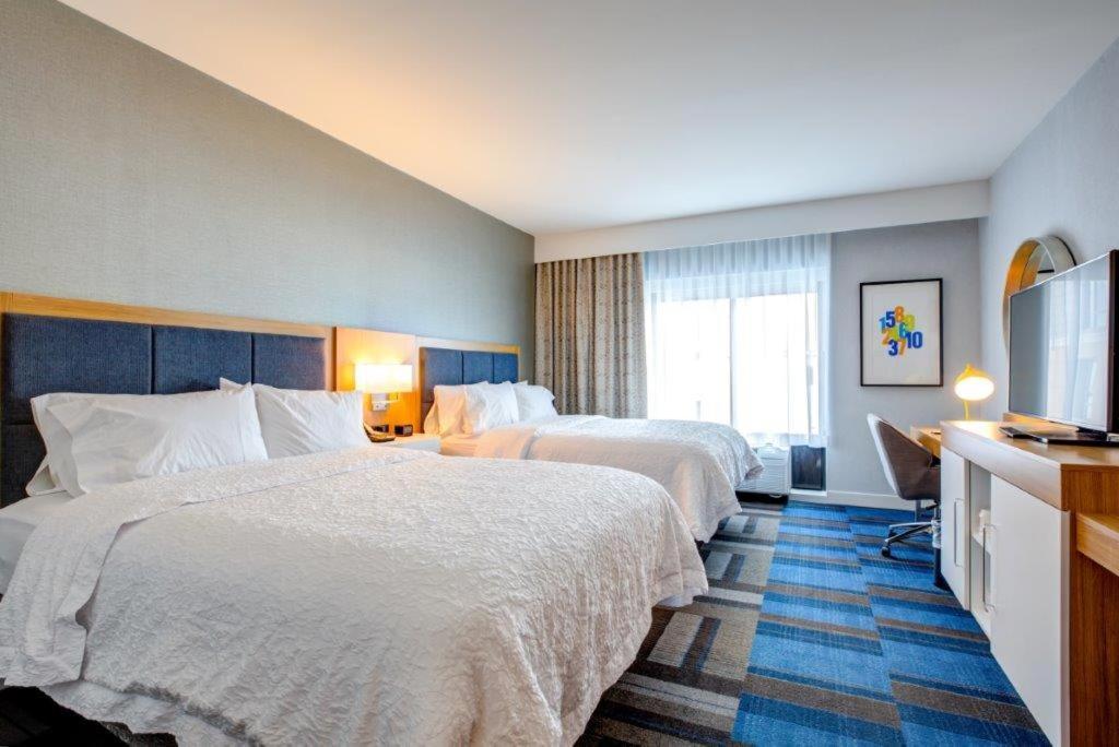 Hampton Inn & Suites Boston/Waltham Kültér fotó