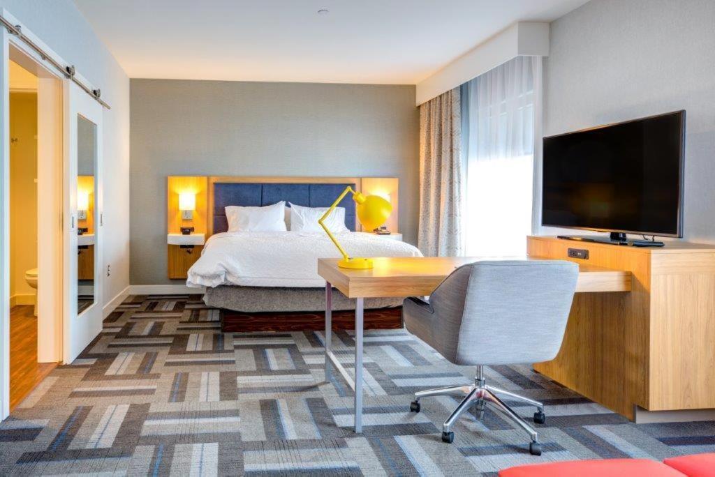 Hampton Inn & Suites Boston/Waltham Kültér fotó