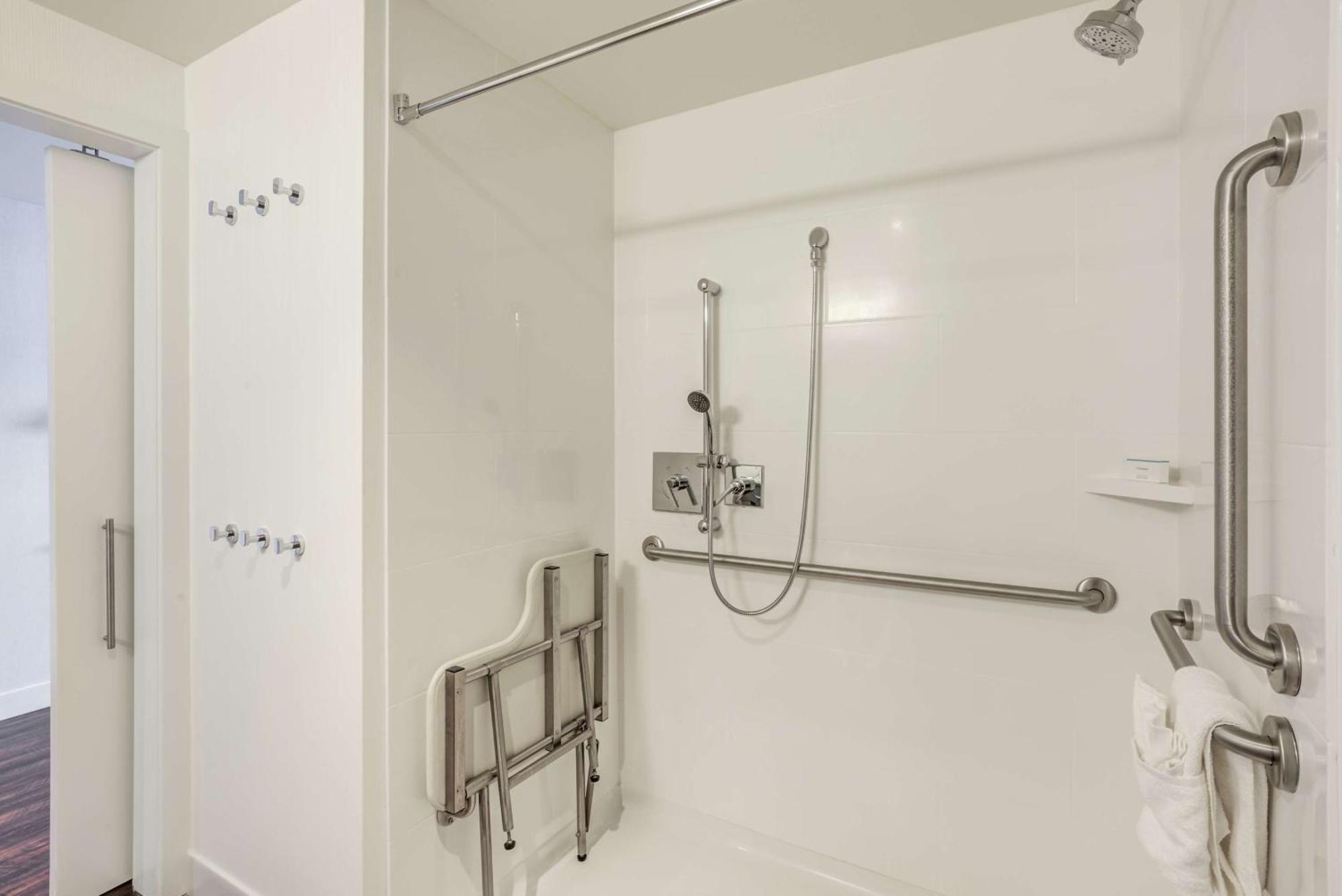 Hampton Inn & Suites Boston/Waltham Kültér fotó