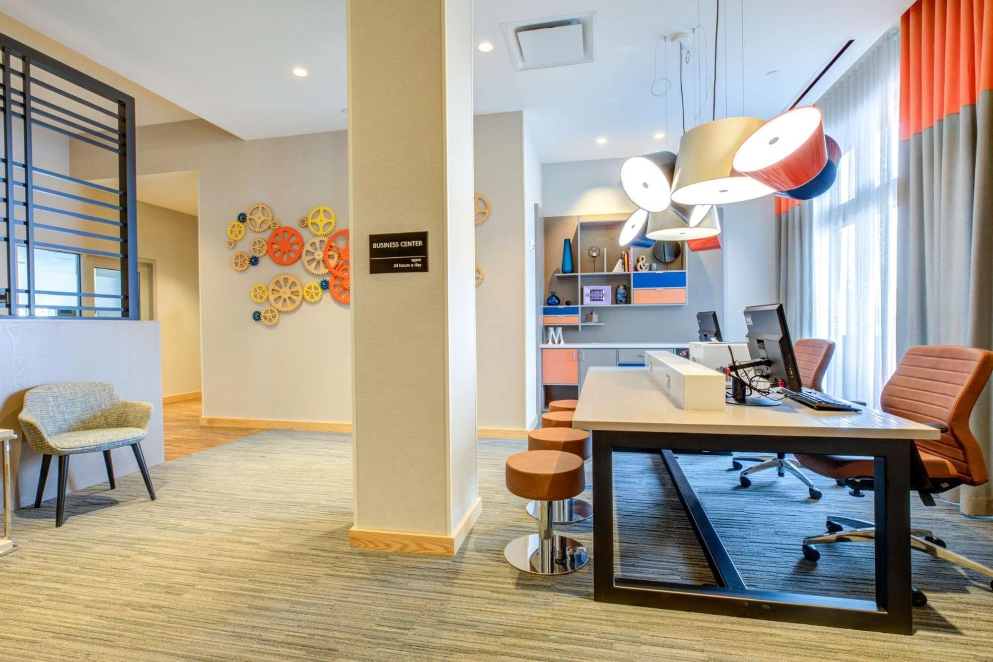 Hampton Inn & Suites Boston/Waltham Kültér fotó